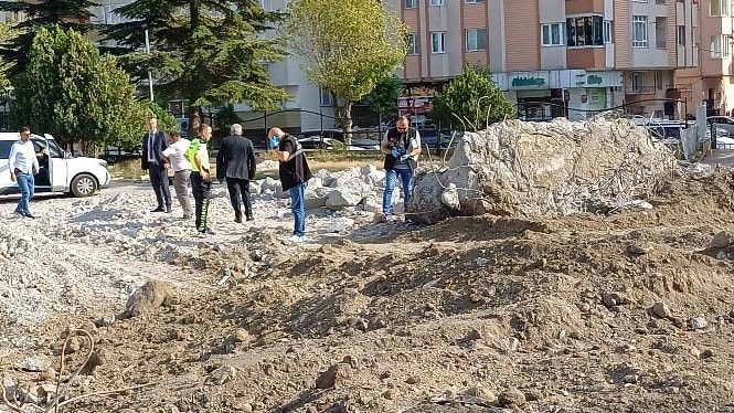 Çorum'da Yıkılan Okuldan İnsan Kemikleri Çıktı