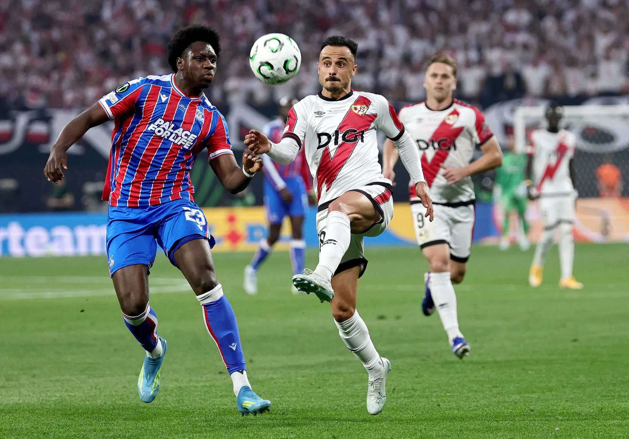 Crystal Palace, Konferans Ligi şampiyonu: Rayo Vallecano'yu 1-0 yendi