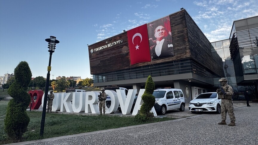 Çukurova Belediye Başkanı Emrah Kozay görevinden uzaklaştırıldı