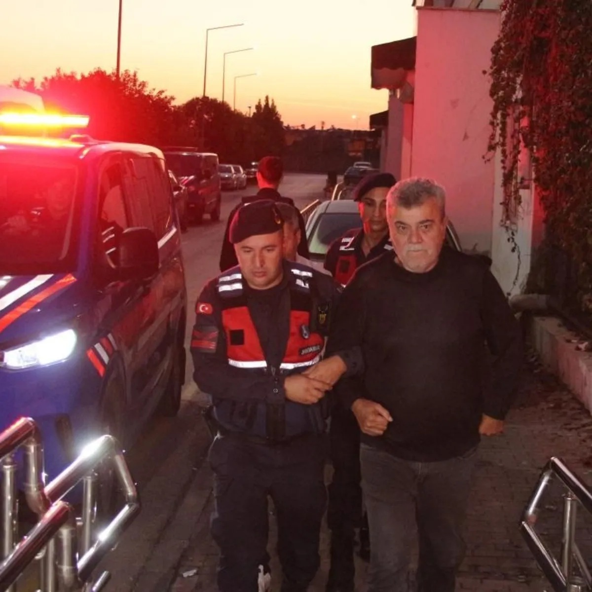 Çukurova Belediyesi operasyonunda 49 şüpheli adliyeye sevk edildi
