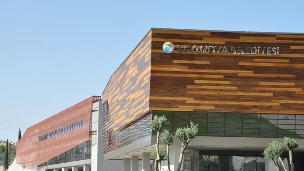 Çukurova Belediyesi'ne Jandarma Operasyonu: Gözaltı Kararları