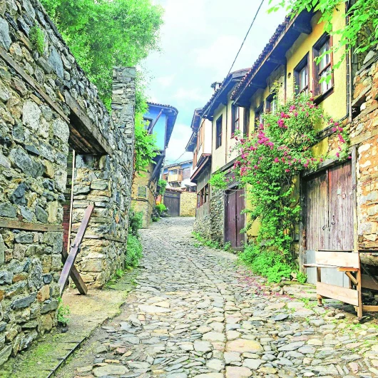 Cumalıkızık'ta tarihi dokuyla uyumlu düzenleme