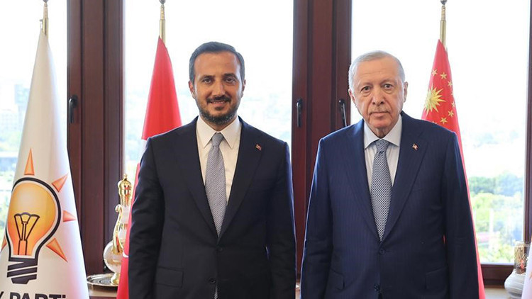 Erdoğan'dan AK Parti İstanbul İl Başkanlığı'na ziyaret