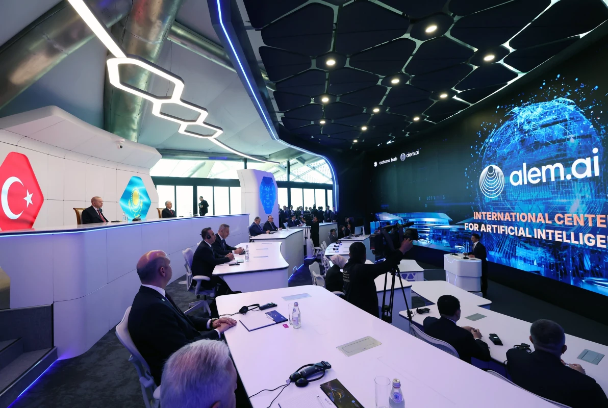 Cumhurbaşkanı Erdoğan, Astana'da 'Alem.AI' Merkezini Ziyaret Etti
