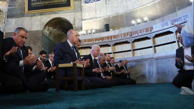 Erdoğan cuma namazını Ayasofya'da kıldı