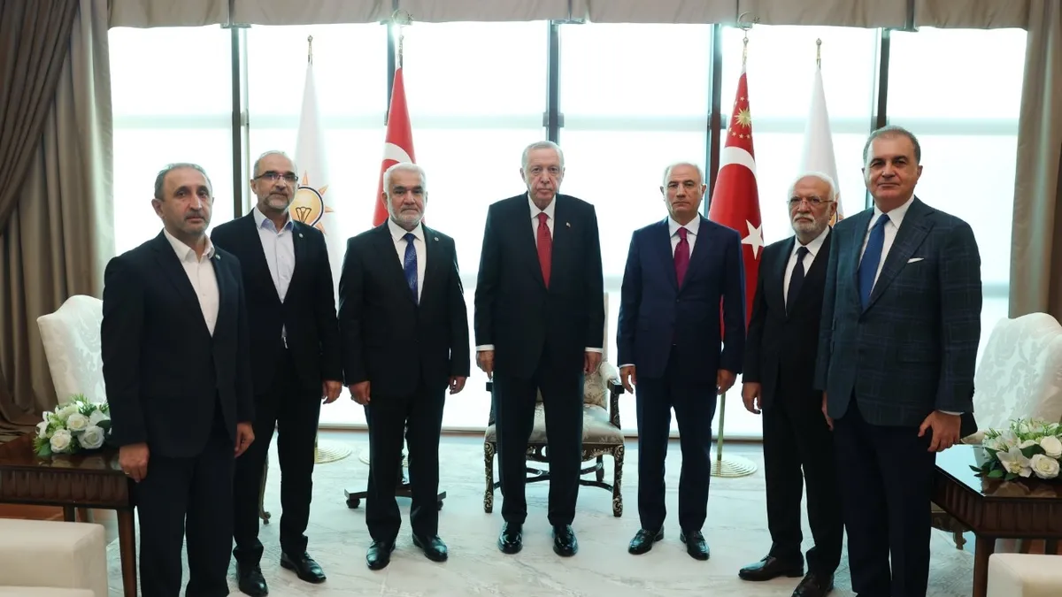 Cumhurbaşkanı Erdoğan, HÜDA PAR lideri Yapıcıoğlu'nu kabul etti