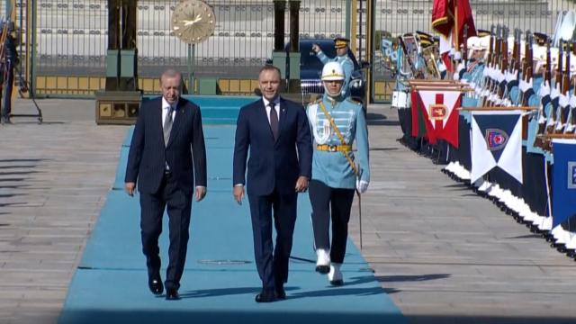 Cumhurbaşkanı Erdoğan Polonyalı mevkidaşı Nawrocki'yi resmi törenle karşıladı