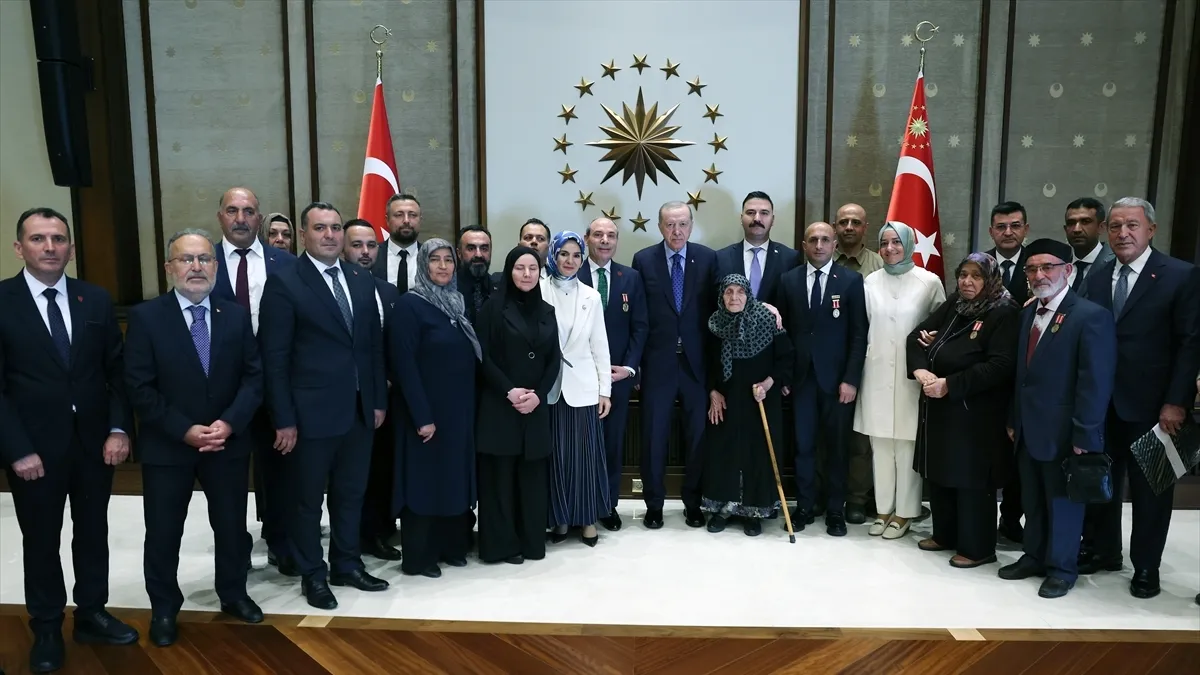 Cumhurbaşkanı Erdoğan, Şehit Aileleriyle Külliyede Bir Araya Geldi