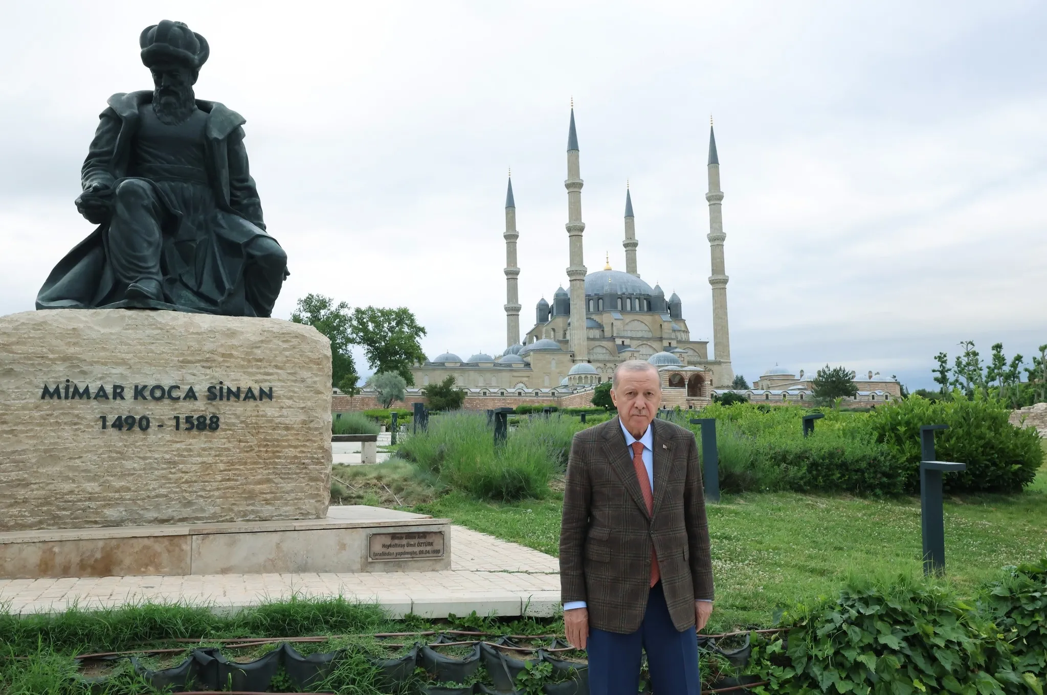 Cumhurbaşkanı Erdoğan, Selimiye Camisi’nde Kur’an-ı Kerim okudu