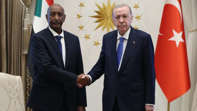 Cumhurbaşkanı Erdoğan, Sudan Egemenlik Konseyi Başkanı Burhan ile Görüştü
