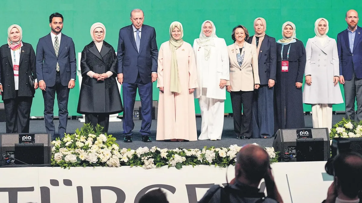 Cumhurbaşkanı Erdoğan ve Emine Erdoğan, TÜRGEV’in 30. yılını kutladı