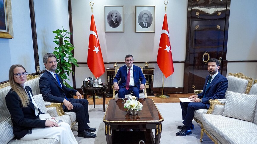 Cumhurbaşkanı Yardımcısı Yılmaz, Macaristan Büyükelçisi Matis ile Görüştü