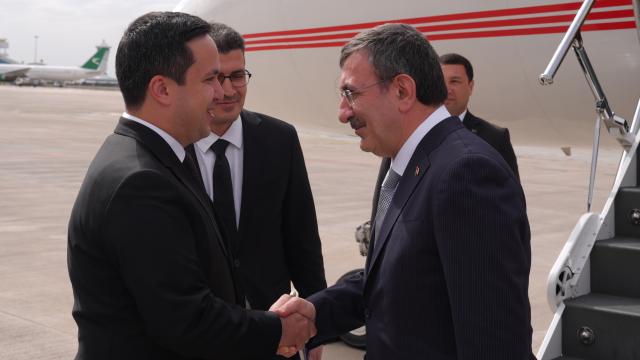 Cumhurbaşkanı Yardımcısı Yılmaz, Türkmenistan'da Ekonomik Temaslara Başladı