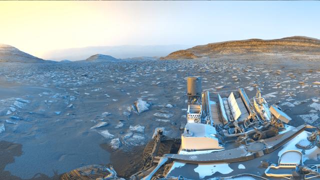 Curiosity, Mars'ta 5.000 Günü Renkli Panoramasıyla Kutladı