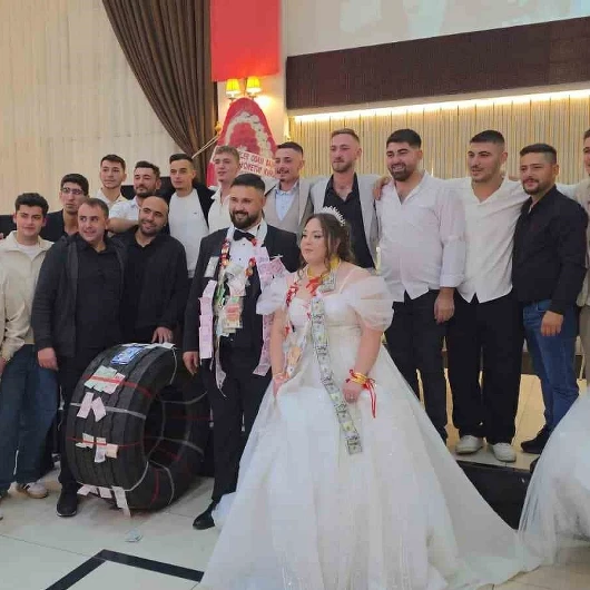 Damada düğünde tır lastiği takı: Altın yerine sıra dışı hediye
