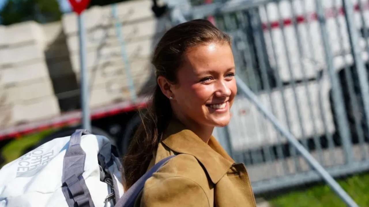 Danimarka Prensesi Isabella Askerlik Görevine Başladı
