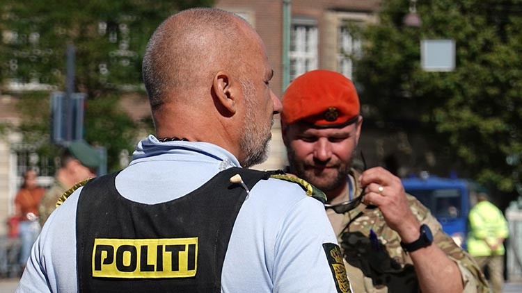 Danimarka'da Savunma Bakanı'nın Evinin Yakınında Şüpheli Drone Alarmı