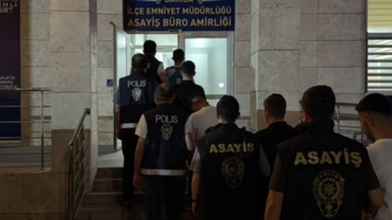 Darıca'da market ve kuyumcu yağmalayan 5 şüpheli tutuklandı