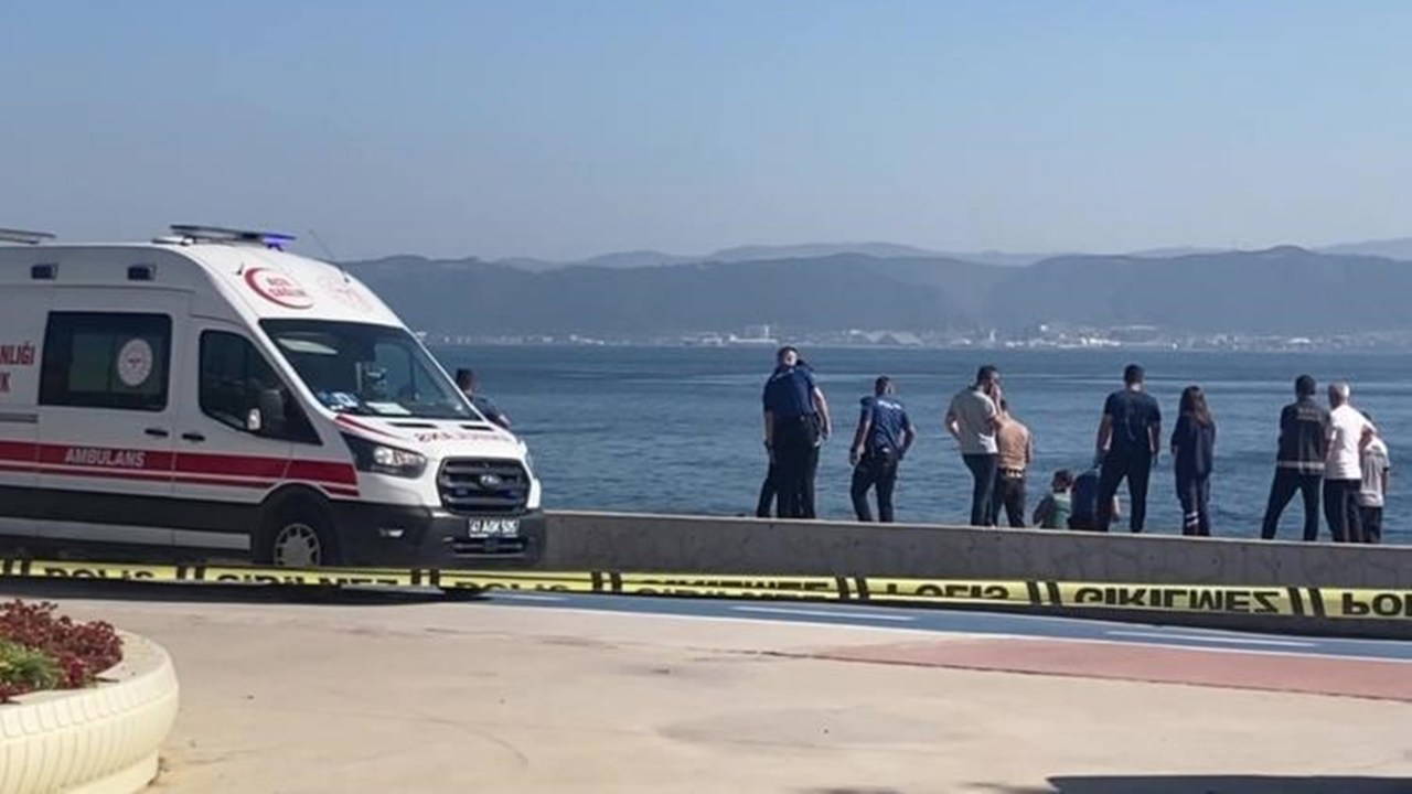 Darıca'da Sahile Vuran 3 Kardeşin Cenazesinde Darp İzi Yok, Kayıp 4. Kardeş Sağ Bulundu