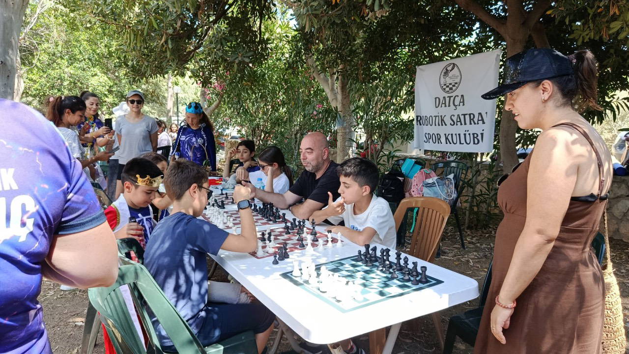 Datça'da 17. Çocuk ve Oyun Şenliği'nde Yüzlerce Çocuk Hem Eğlendi Hem Öğrendi