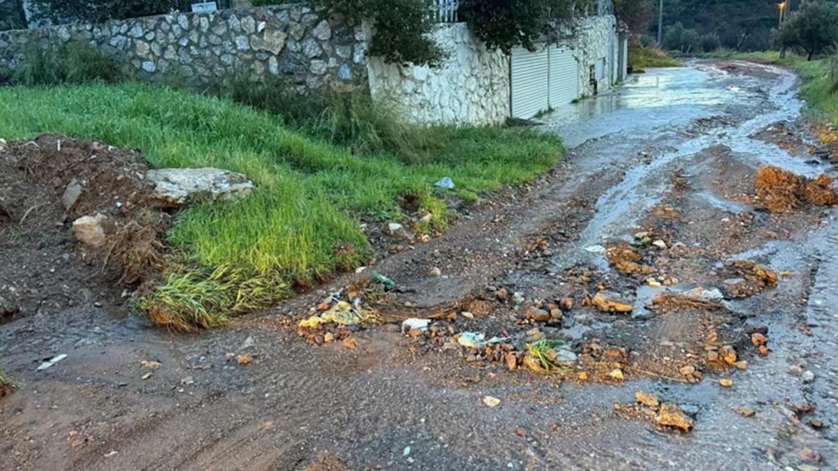 Datça'da 1 yıldır bakımsız kalan yol: Ambulans geçemiyor