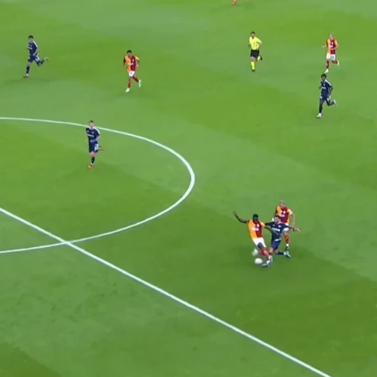 Davinson Sanchez'in Sert Müdahalesi Kırmızı Kart Mı