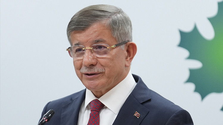 Davutoğlu, Cumhurbaşkanına Hakaret Soruşturmasında İfade Verdi