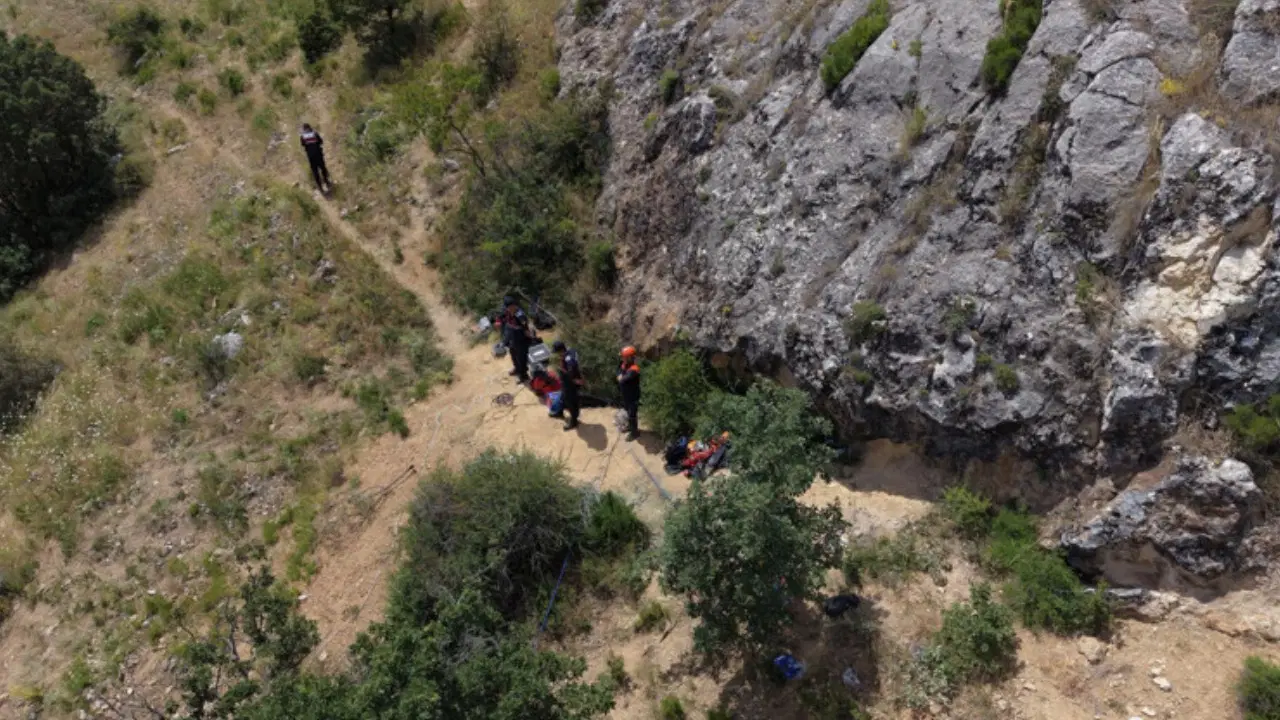 Define aramak için girdikleri mağarada arkadaşları kayboldu: 5 gözaltı