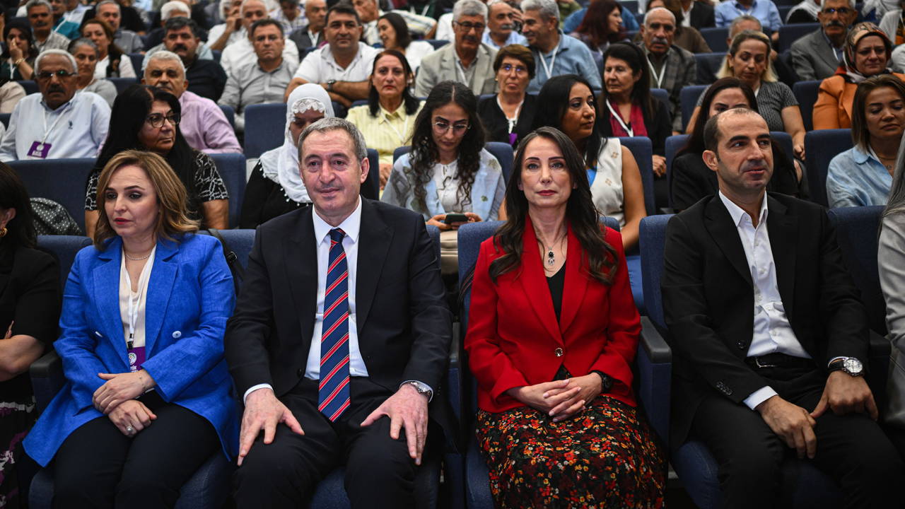 DEM Parti 5. Olağan Kongresi: Bakırhan ve Hatimoğulları yeniden seçildi