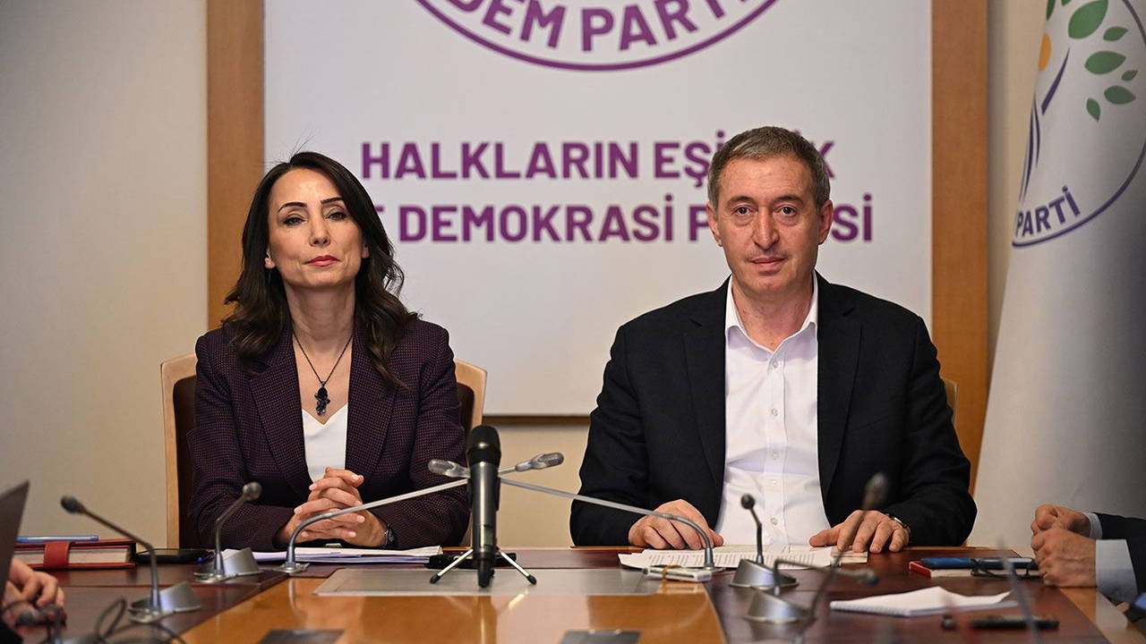 DEM Parti'den 'çerçeve yasa' hamlesi: Eş Genel Başkanlardan imza