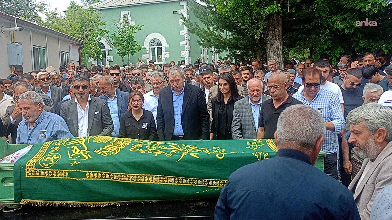 DEM Parti Eş Genel Başkanı Bakırhan, Yeğeninin Cenazesine Katıldı