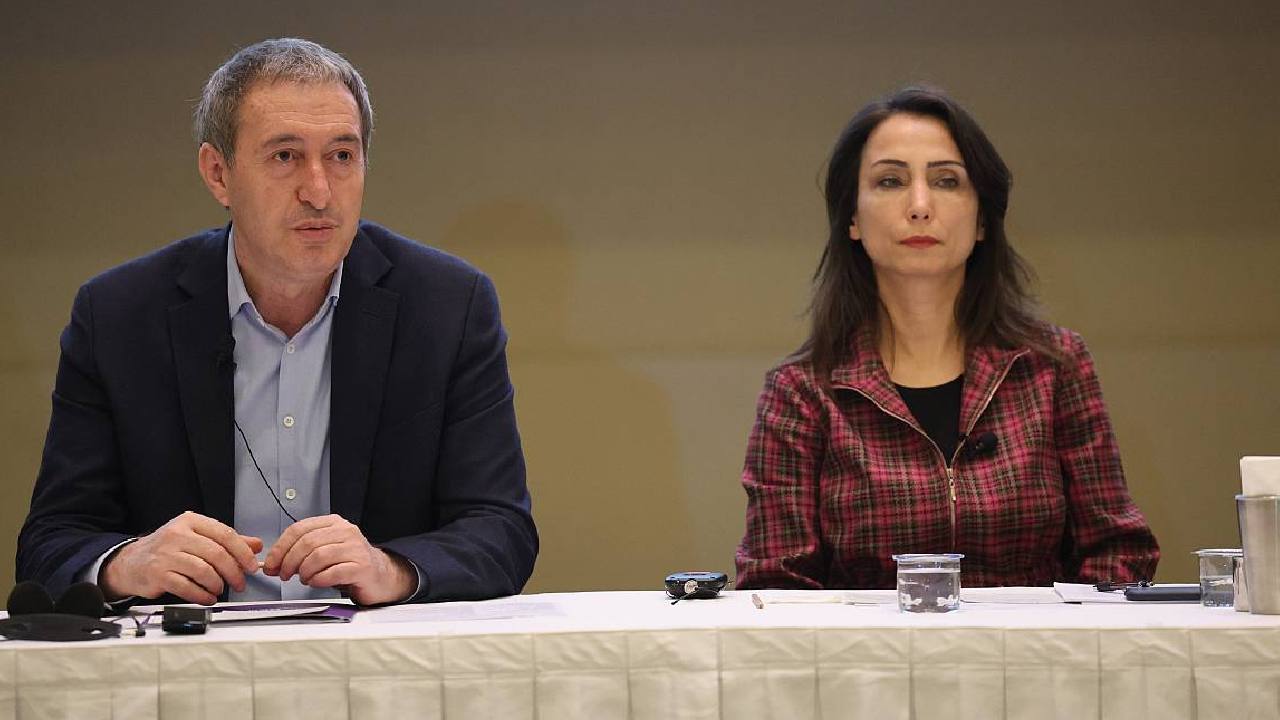 DEM Parti liderlerinden erişim engeline tepki: Basın susturulamaz