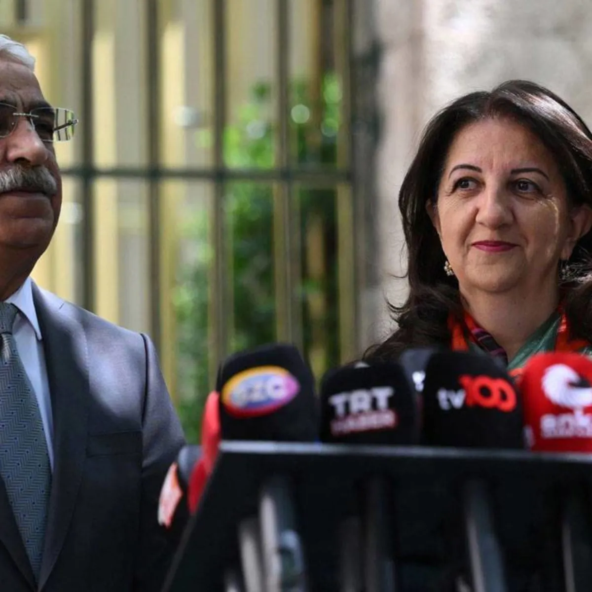 DEM Parti Heyeti İmralı'dan Döndü: Öcalan Görüşmesinin Ayrıntıları Yarın Açıklanacak