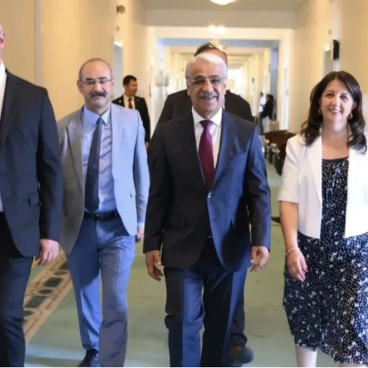 DEM Parti heyeti İmralı'da: Öcalan görüşmesi başladı