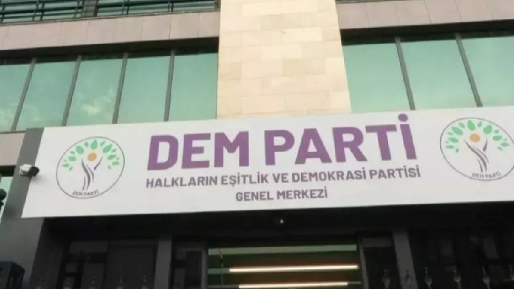 DEM Parti Heyeti İmralı'da Öcalan ile Görüştü