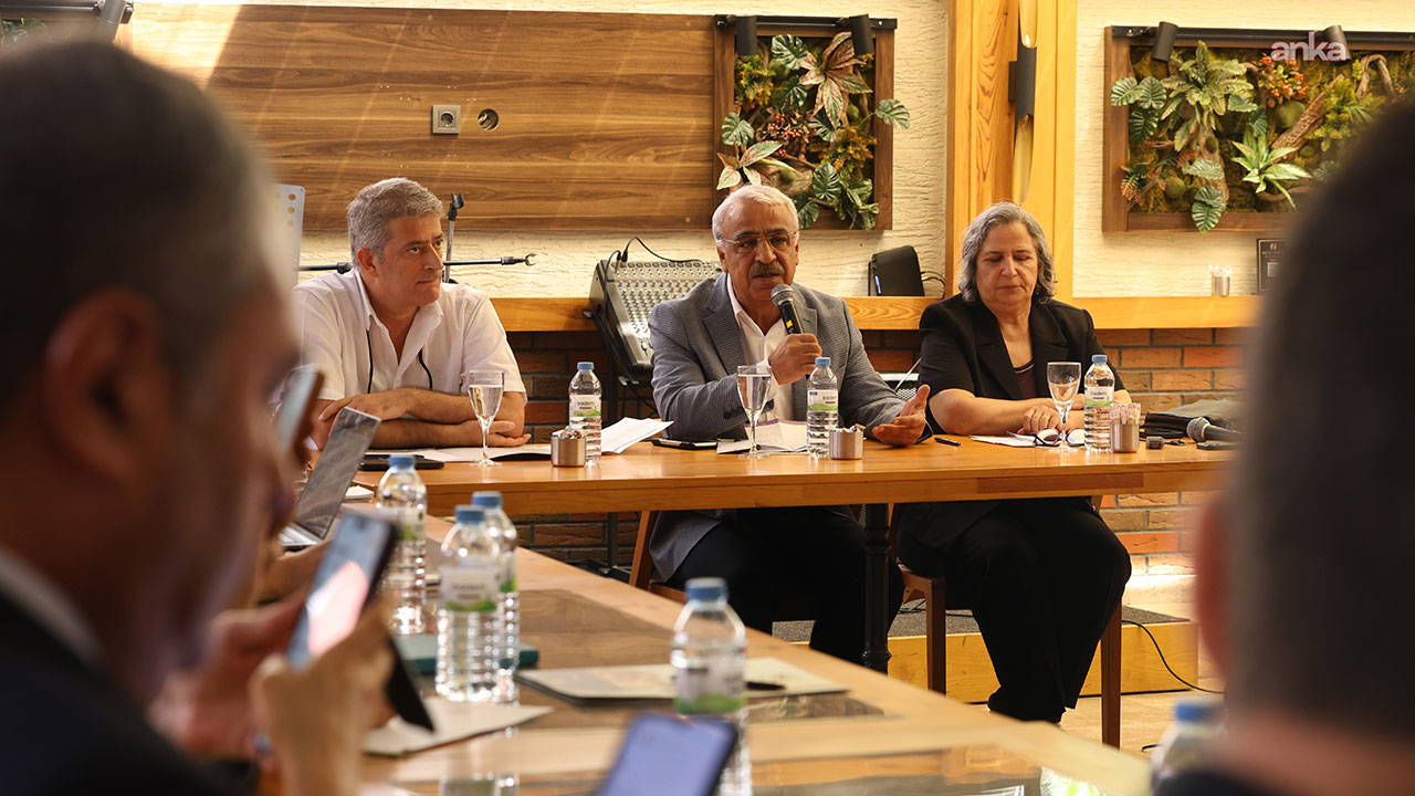 DEM Parti'den Yeni Anayasa Çağrısı: Kışanak ve Sancar Basınla Buluştu