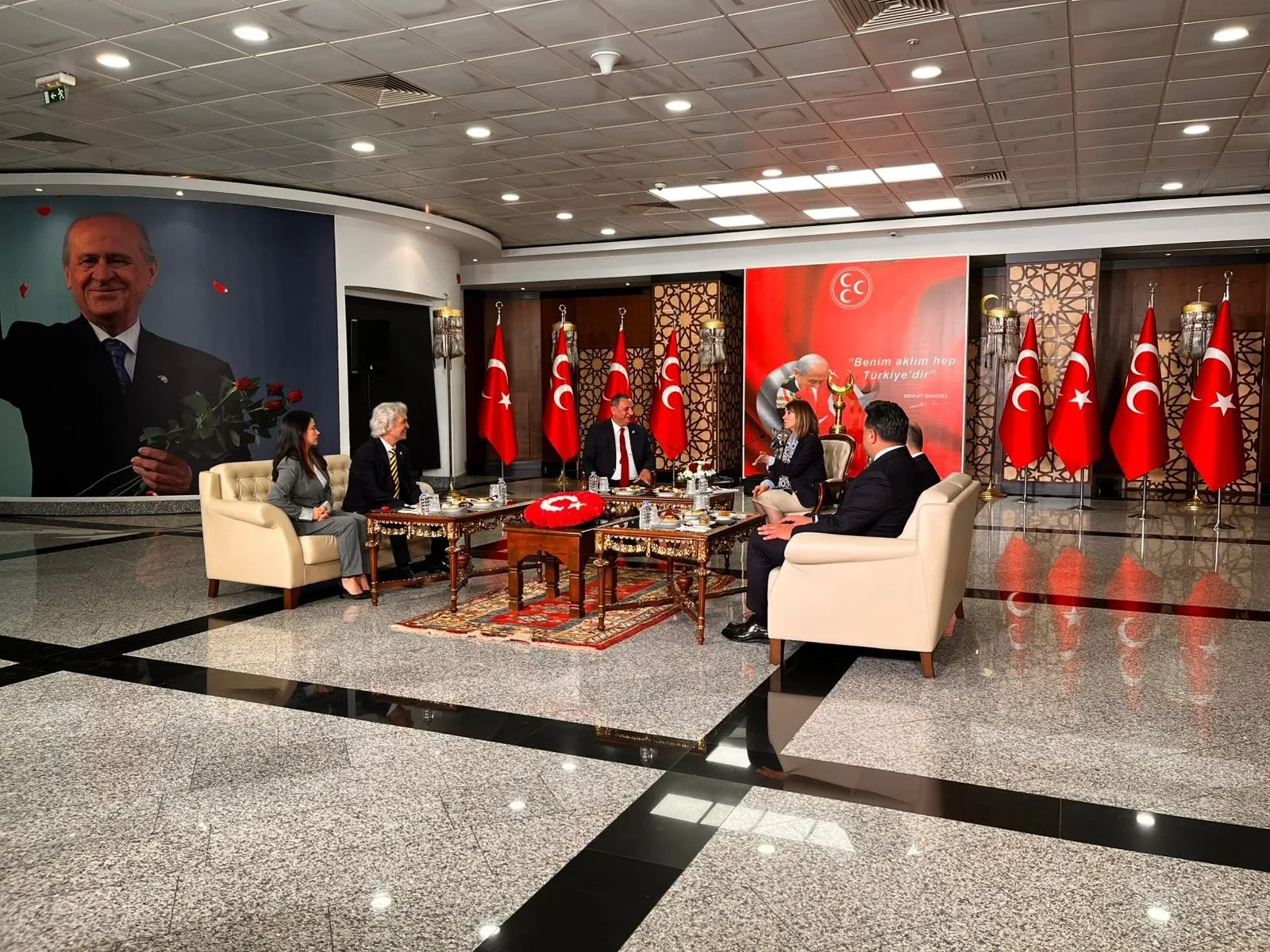 DEM Parti'den MHP'ye bayram ziyareti: Siyasette yeni temas hattı