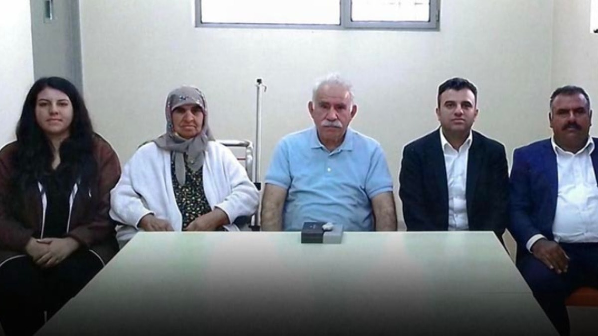 DEM Partili Ömer Öcalan 10 Ay Önceki Cezaevi Aile Fotoğrafını Paylaştı