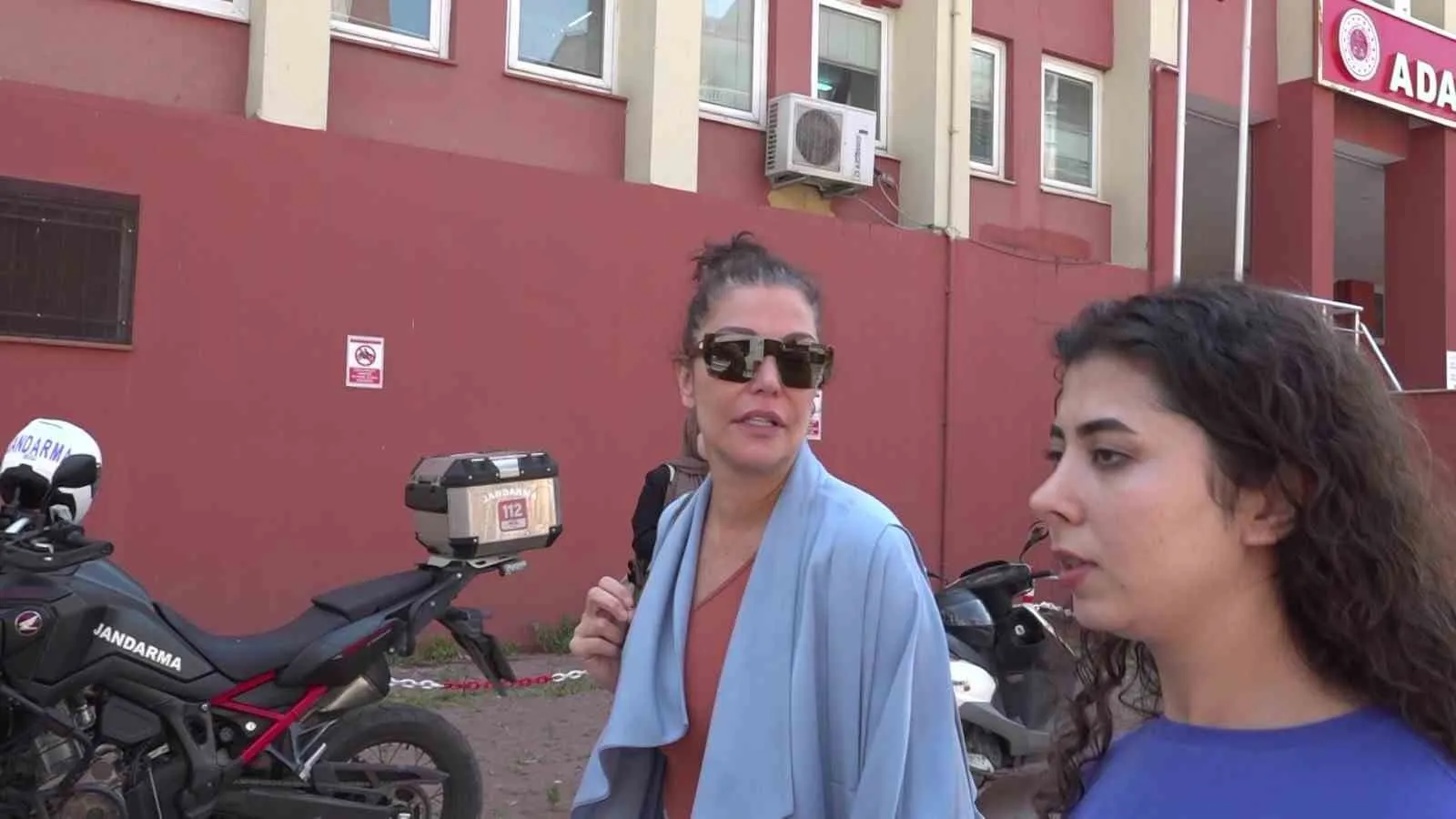 Deniz Akkaya'dan 'kavgaya karıştı' iddialarına adliye çıkışı yalanlama