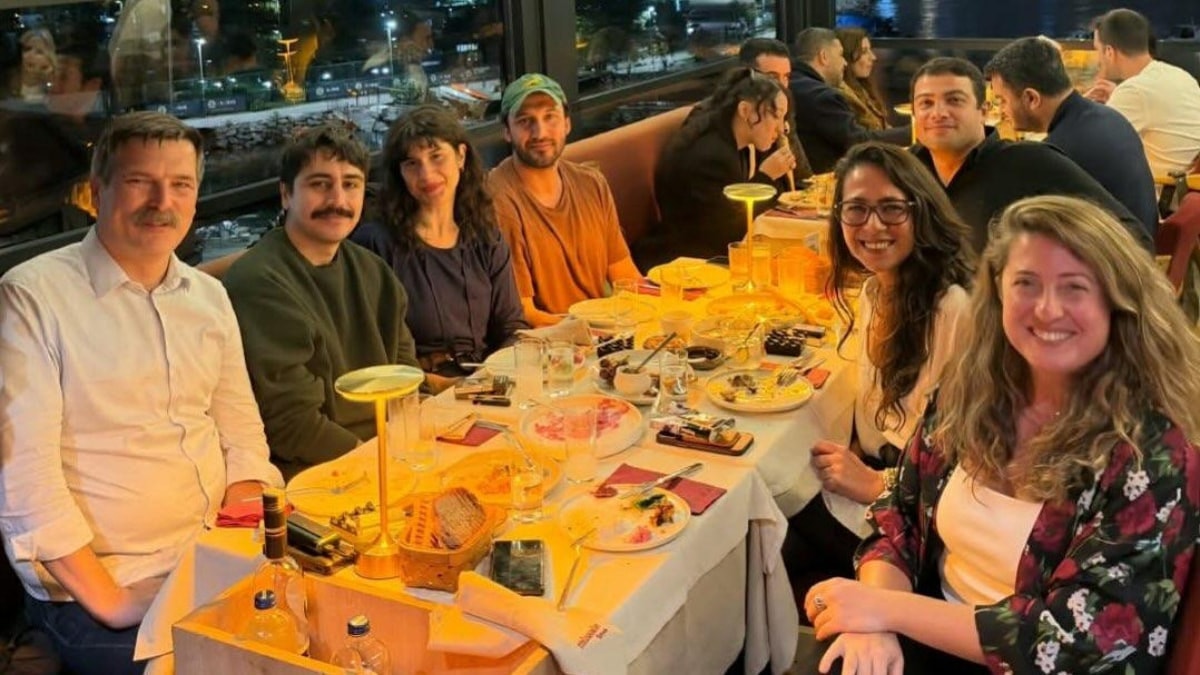Deniz Göktaş, Erkan Baş ve Sera Kadıgil ile buluştu