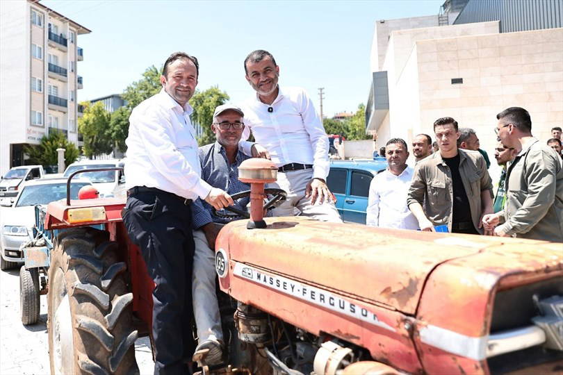Denizli Büyükşehir'den 32 bin çuval yem desteği sürüyor