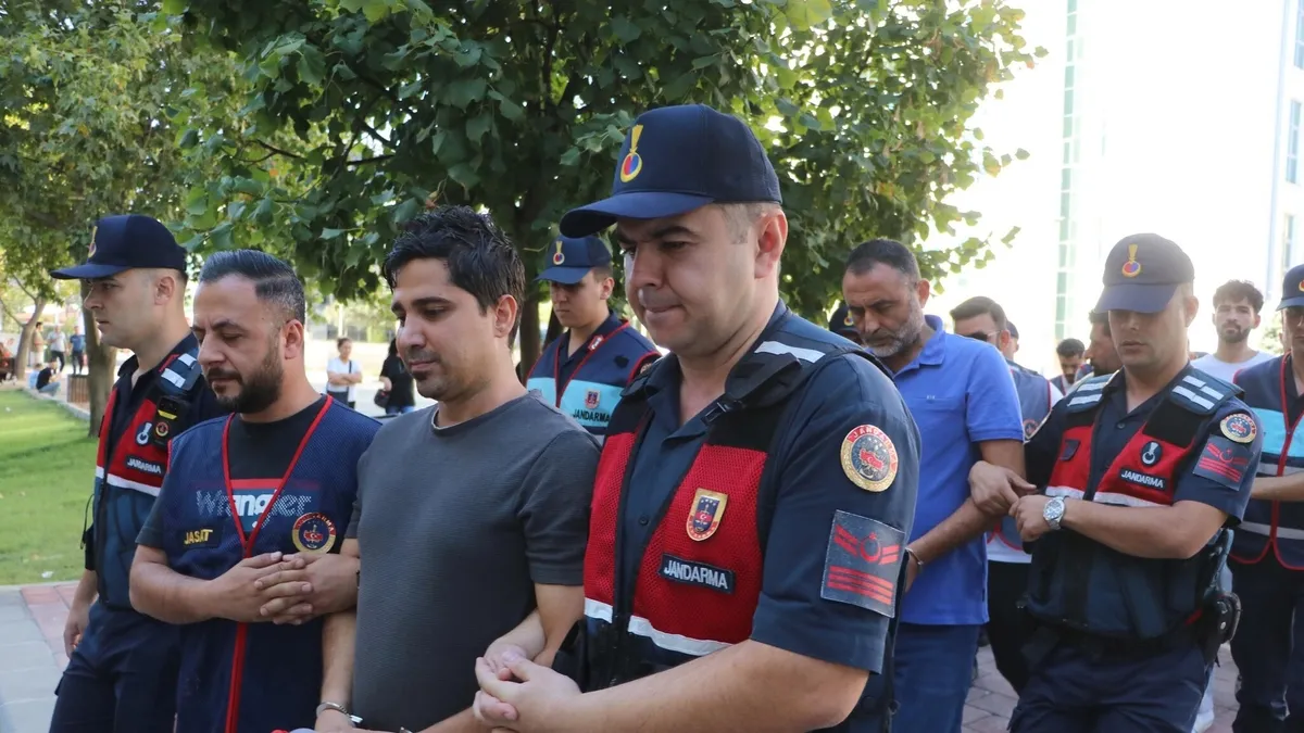 Denizli'de 2 Kişiyi Kaçırıp Çıplak Fotoğrafını Çeken 7 Şüpheli Tutuklandı