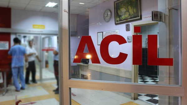 Denizli'de feci kaza: Otomobil şarampole devrildi, 1 ölü 1 yaralı