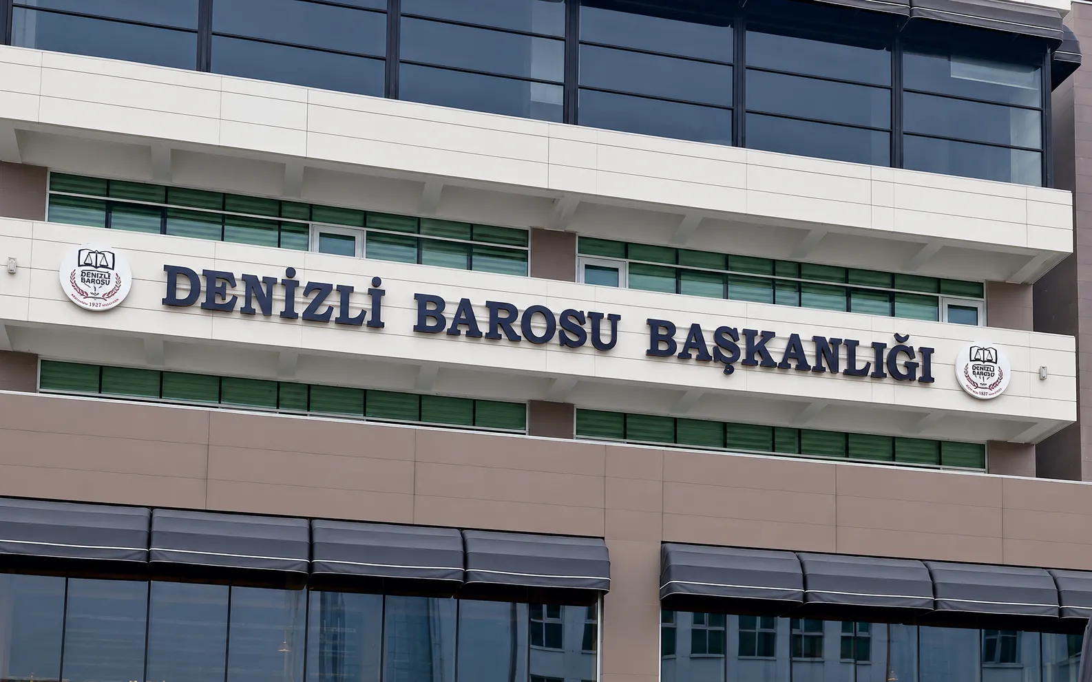 Denizli'de uyuşturucu operasyonu: Baro Başkanı ve 12 avukat gözaltında