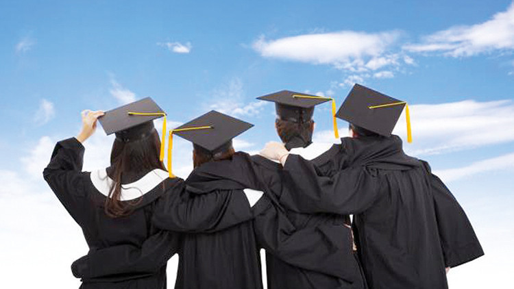 Dersaneler İngiltere Üniversiteleriyle Tartışmalı Diploma Programı Başlattı