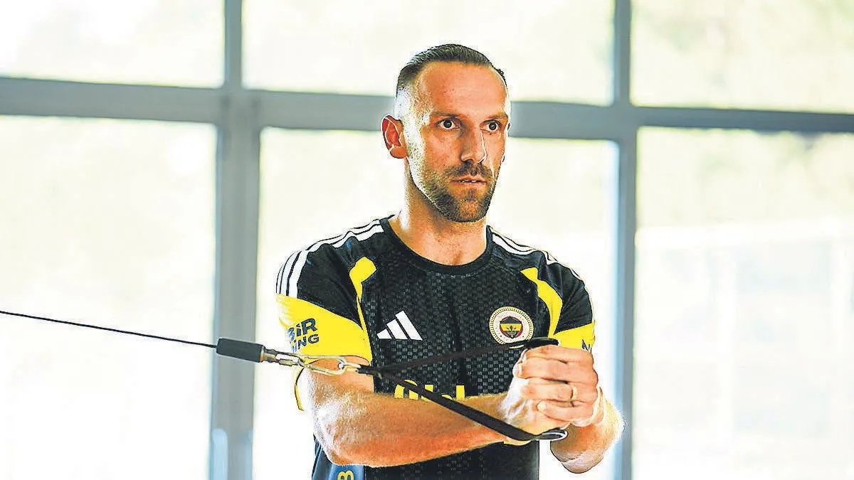 Dev güç Vedat: Fenerbahçe'de forvet transferi Dünya Kupası sonrası
