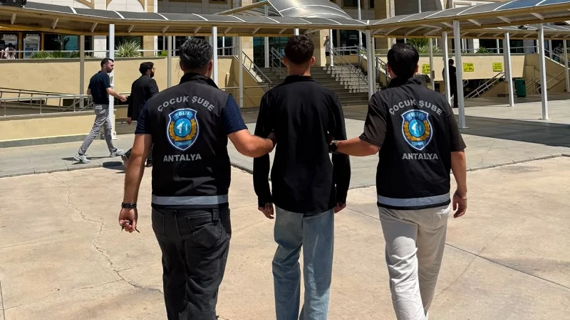 Devlet Biziz Dedi Devletten Kaçamadı: Sosyal Medya Paylaşımı Gözaltına Aldırdı