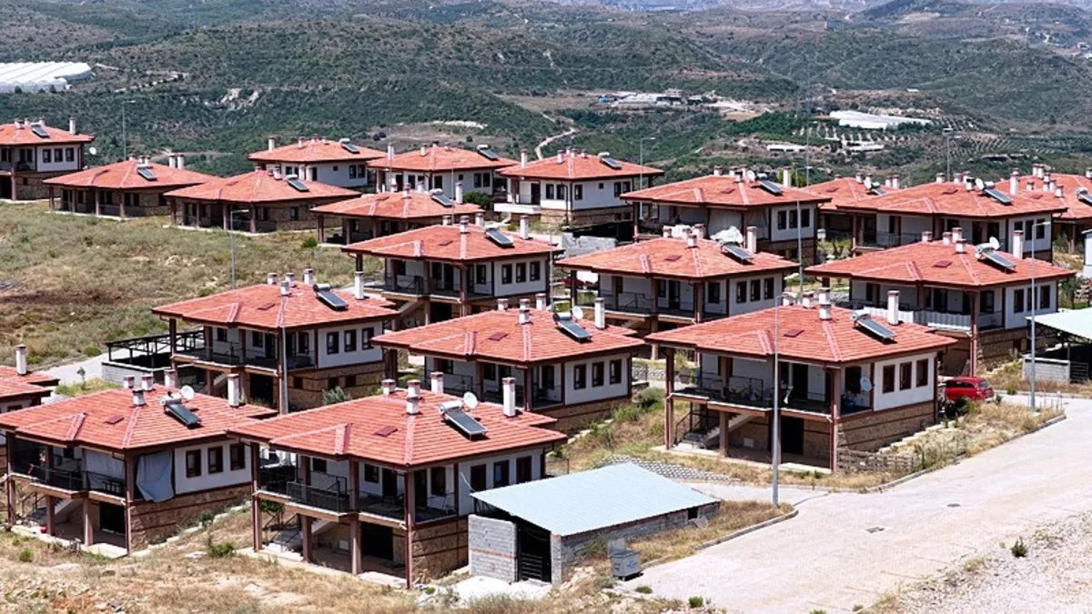 Devlet Sözünü Tuttu: Antalya Yangın Mağdurlarına Evleri Teslim Ediliyor