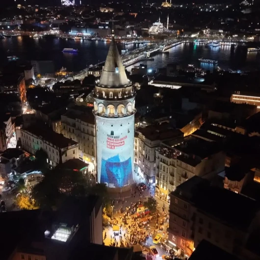 Dezenformasyonla Mücadele Mesajları Galata Kulesi'ne Yansıtıldı