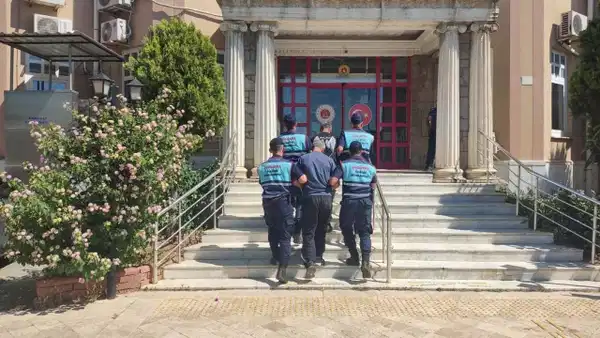 Didim'de 16 kaçak göçmen ve 2 organizatör yakalandı